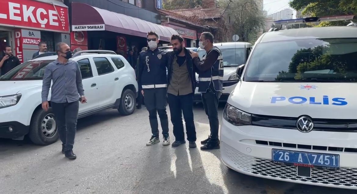 Polislerin yaralandığı eylemde gözaltına alınan 4 öğrenci adliyeye sevk edildi