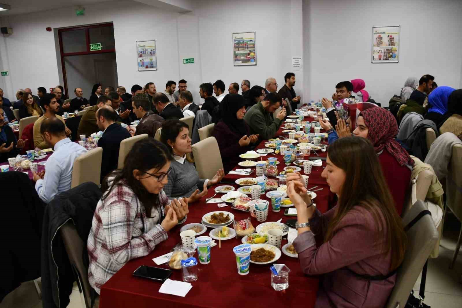 Belediye Başkanı Doğan, öğretmenlerle yemekte buluştu