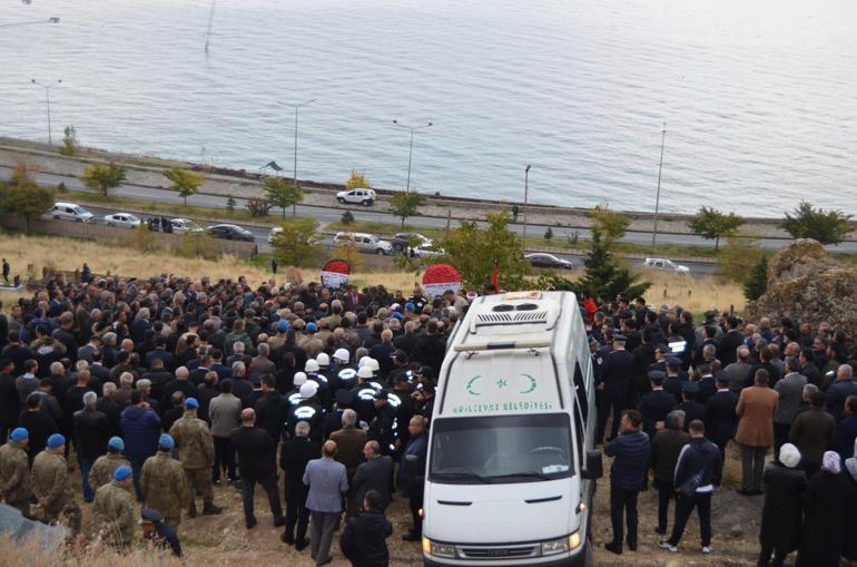 Şehit polis memuru, memleketi Bitlis'te son yolculuğuna uğurlandı