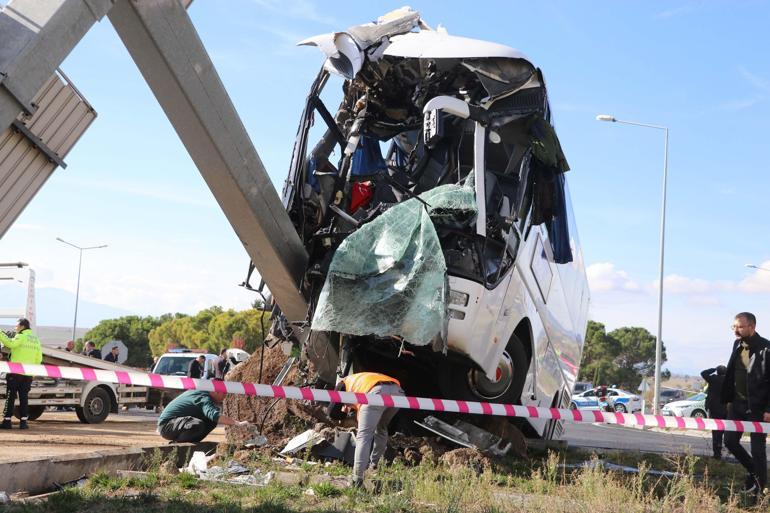 Denizli'deki tur otobüsü kazasında ölü sayısı 3'e çıktı