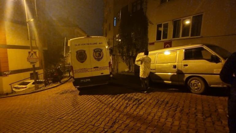 Beşiktaş'ta ev arkadaşını öldürdü, taksiciyle kaçarken yakalandı