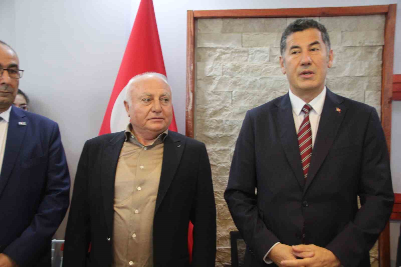 Sinan Oğan, Türkiye İttifakı Partisi Bilecik İl Başkanlığı binası açılışına katıldı