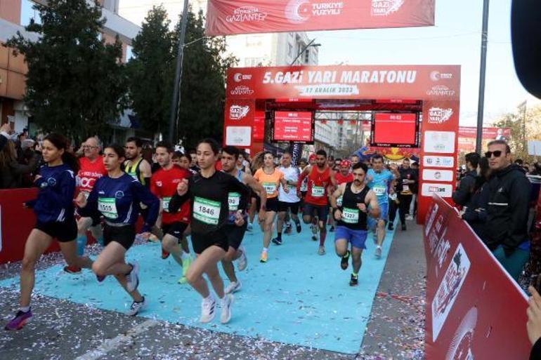 Gaziantep'te 5'inci Gazi Yarı Maratonu'na 1300 atlet katıldı
