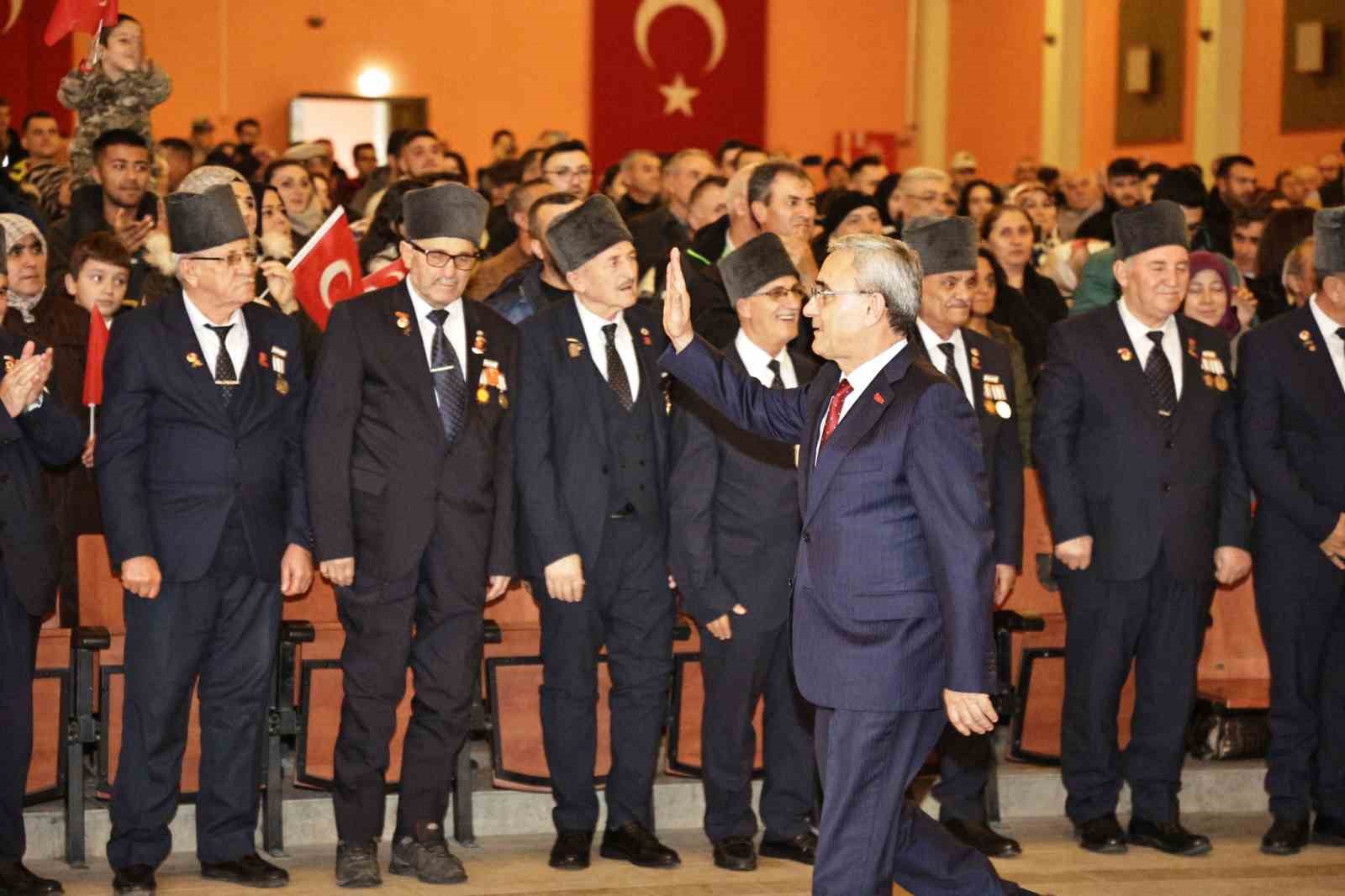 Başkan Işık, Kütahya Hava Er Eğitim Tugay Komutanlığındaki yemin törenine katıldı