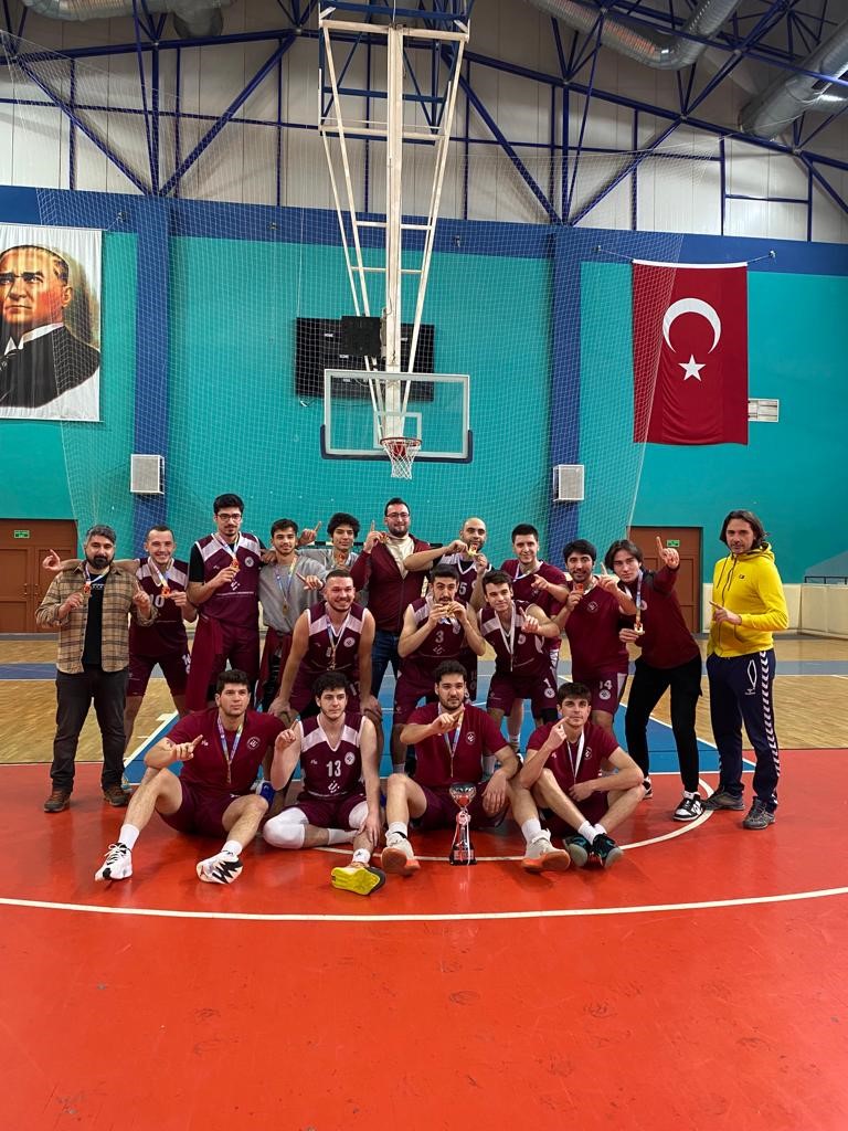 ESTÜ Erkek ve Kadın Basketbol Takımları Kütahya’da şampiyonluk yaşadı
