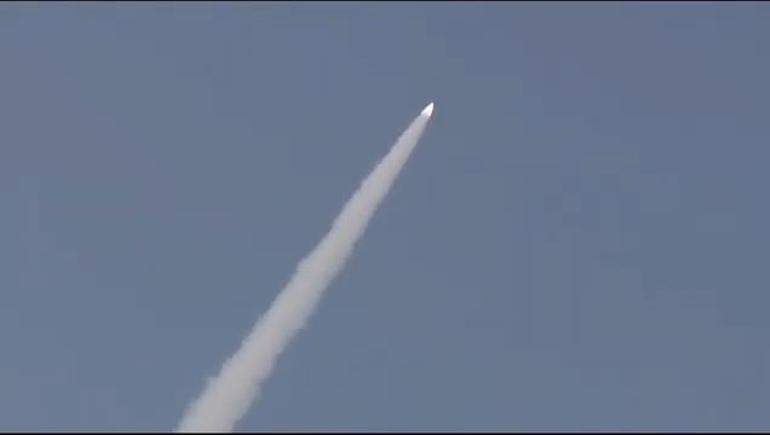 Pakistan, Fatah-2 roketatar sistemini test etti