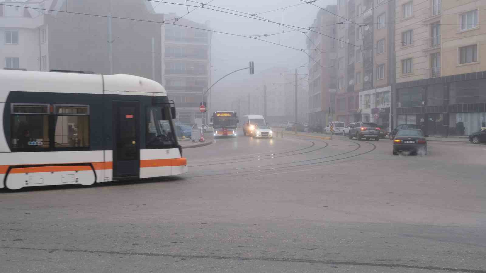 Eskişehir güne sisle başladı