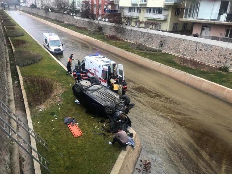Çankırı'da otomobil, çaya uçtu: 7 yaralı