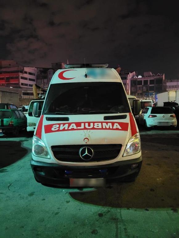 Bahçelievler'de ambulansla uyuşturucu sevkiyatı yapan 4 sağlık personeli yakalandı