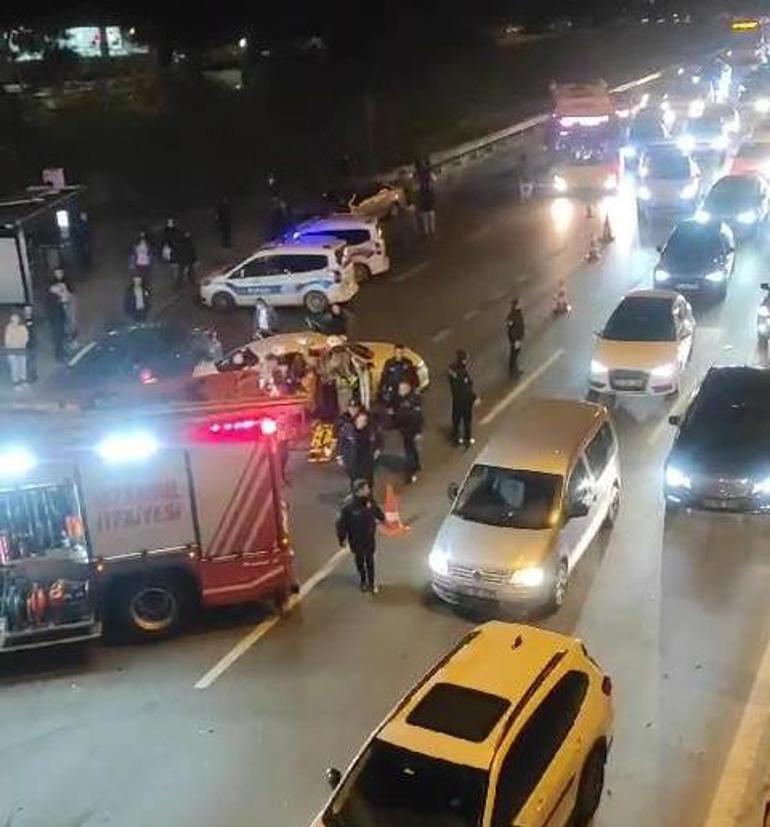 Kadıköy'de İETT otobüsünün de aralarında bulunduğu zincirleme kaza