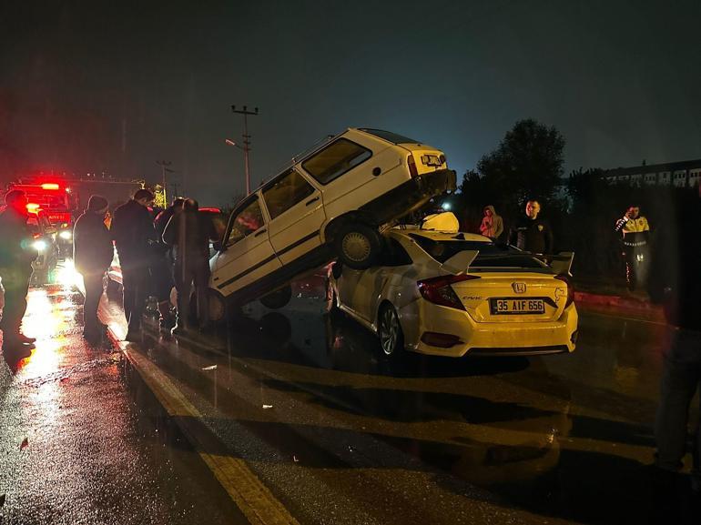 İzmir'de 3 otomobil kazaya karıştı; 1 yaralı