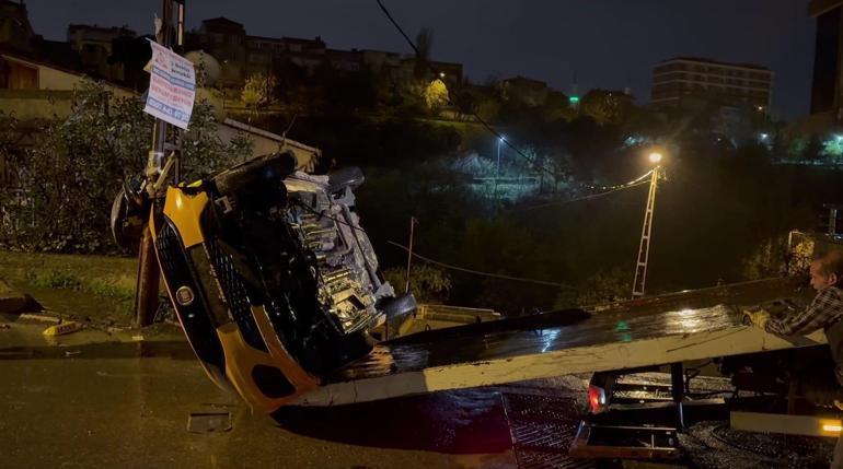 Maltepe'de, direğe çarparak devrilen taksinin şoförü yaralandı
