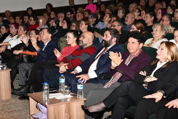 Eskişehir’de Türk Sanat Müziği Korosu ‘Hüsnü Üstün Besteleri’ konseri yoğun ilgi gördü