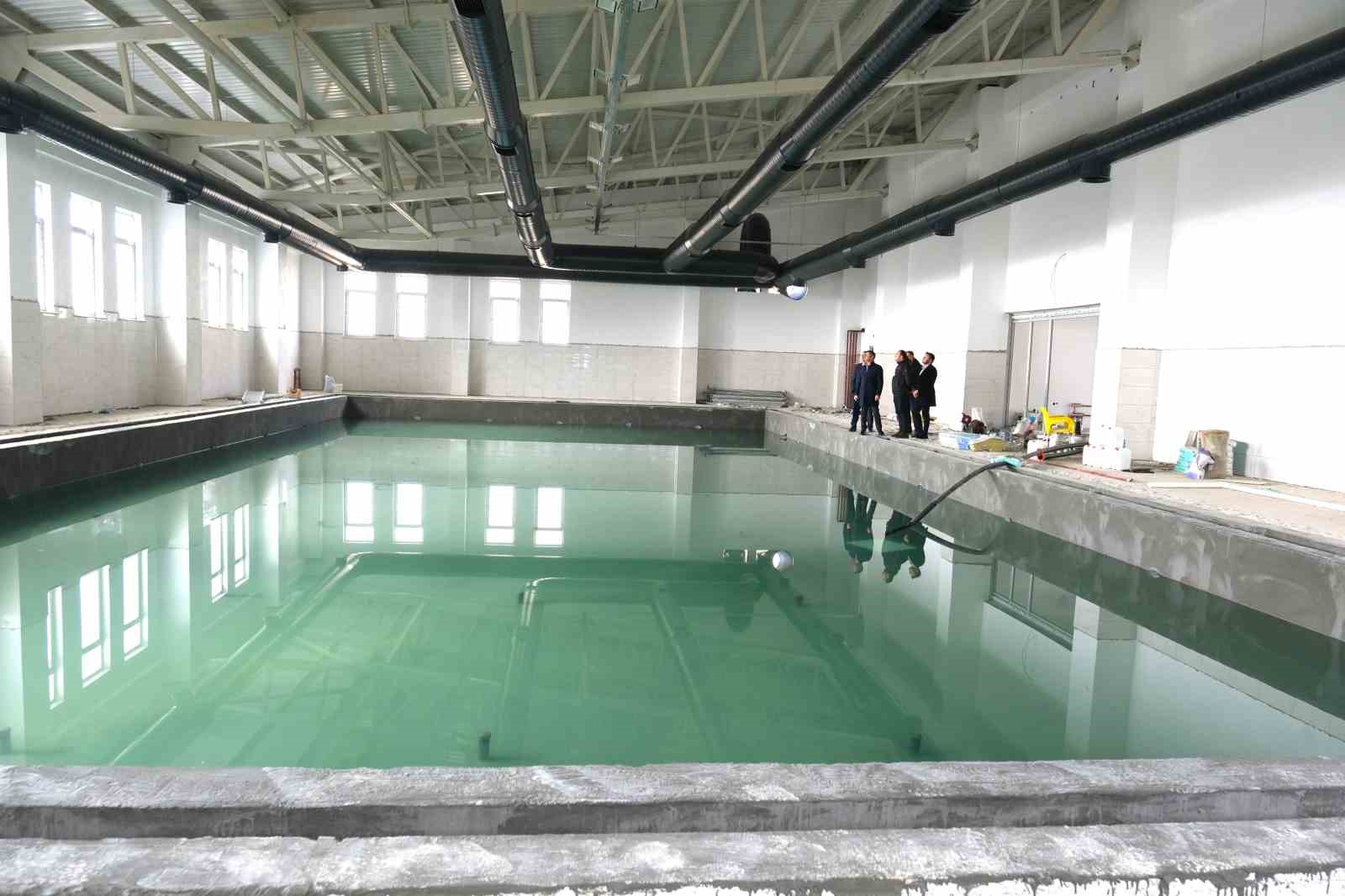 Sivrihisar yarı olimpik kapalı yüzme havuzunda sona yaklaşıldı
