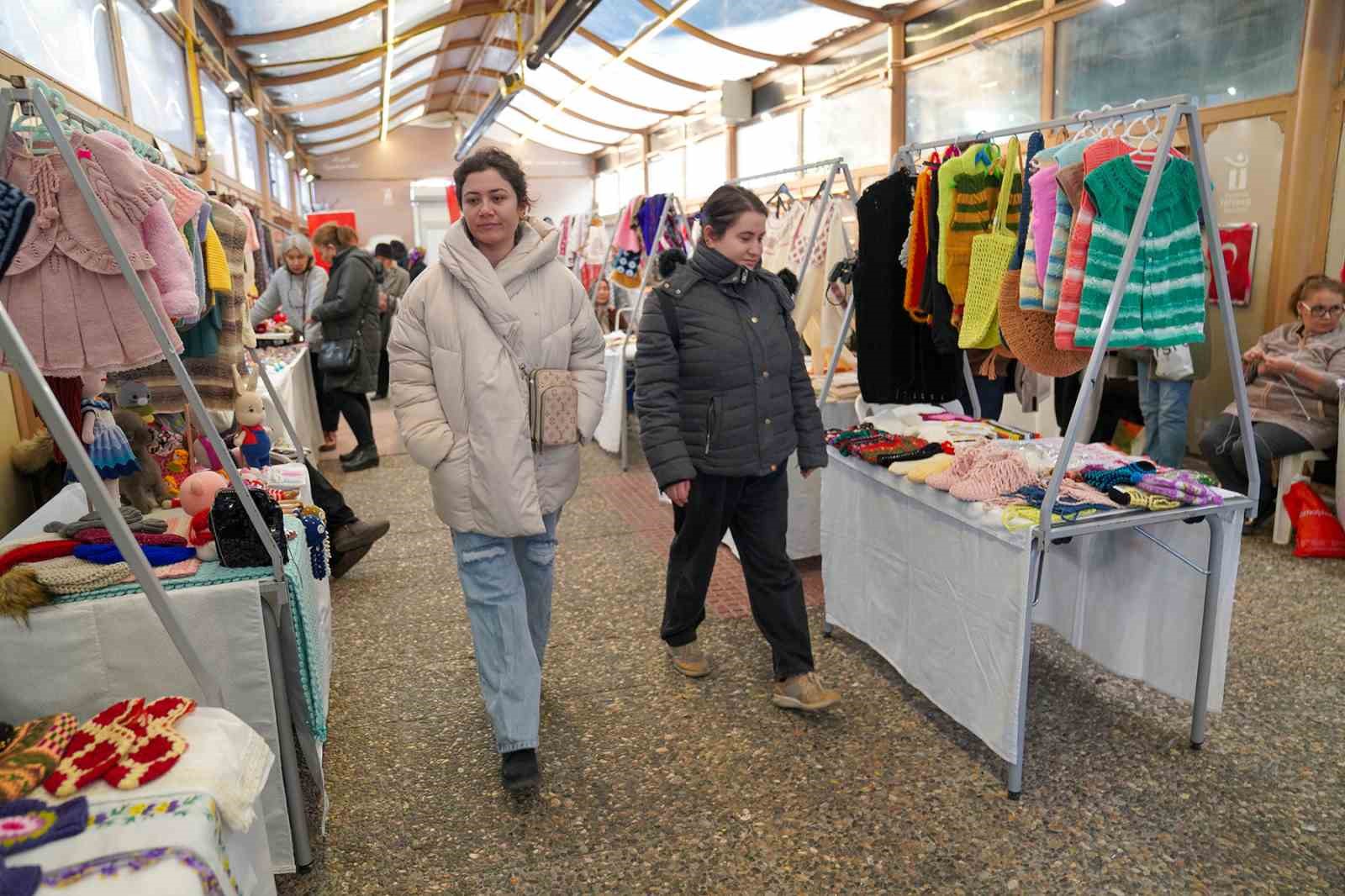 Hanımeli Sokak’ta yılbaşı yoğunluğu