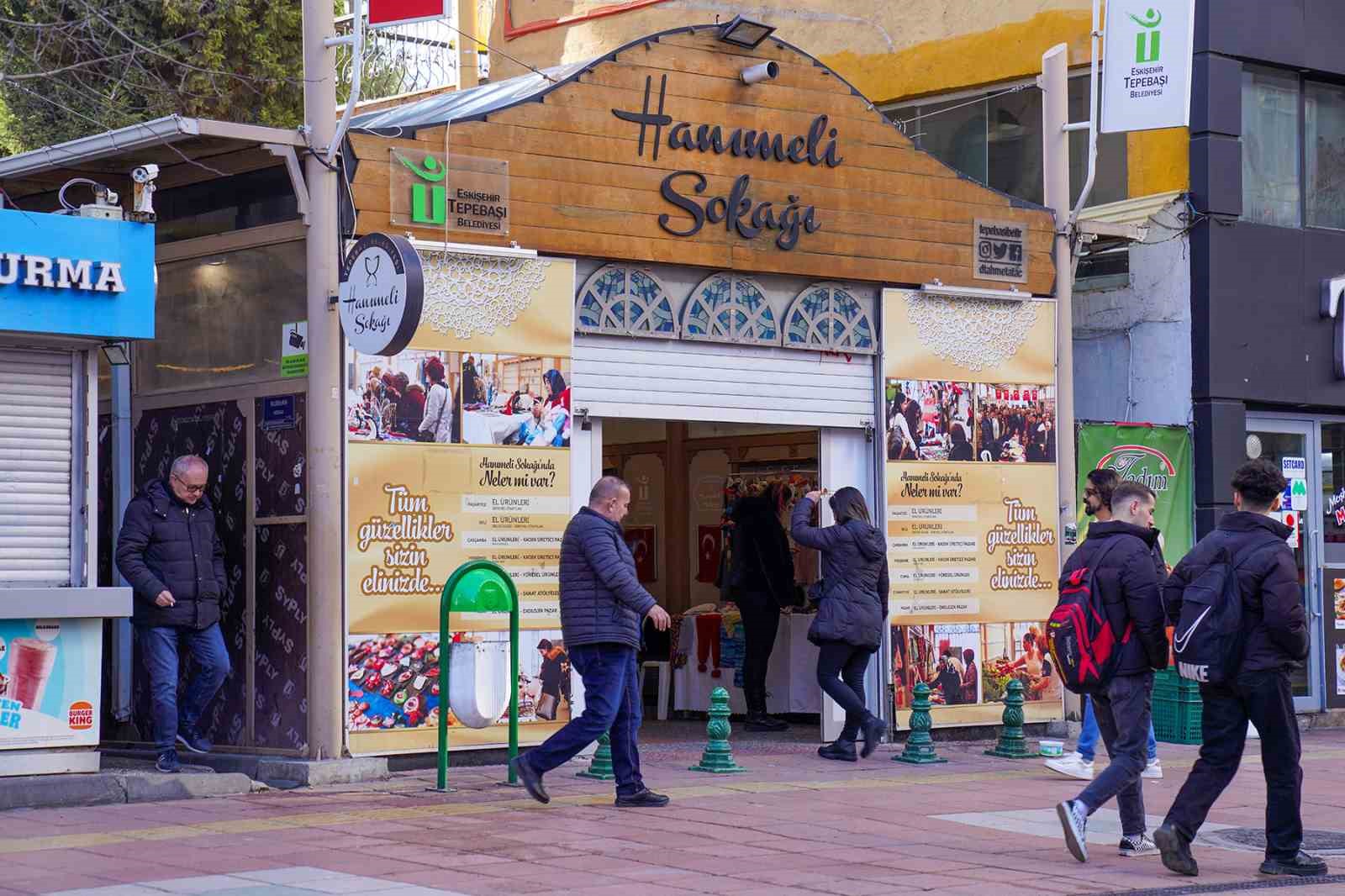 Hanımeli Sokak’ta yılbaşı yoğunluğu