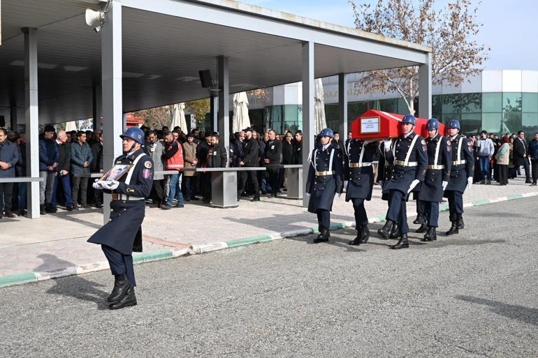 Trafik kazasında hayatını kaybeden Uzman Çavuş Elmas, son yolculuğuna uğurlandı