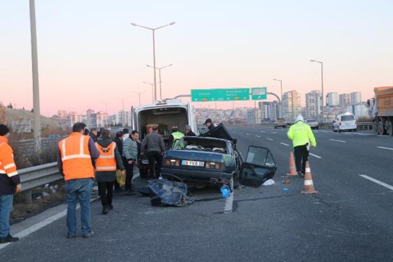 Ankara'da otomobil kamyona çarptı; 1 ölü, 4 yaralı