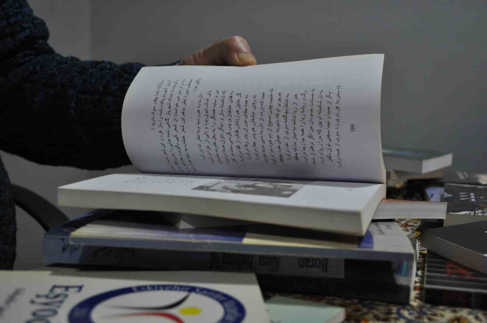 Dünyaca ünlü Türk şairi Şehriyar’ın öğrencisi sanatını Eskişehir’de devam ettiriyor