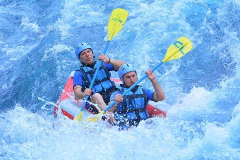 Antalya'da sezon uzadı, rafting yapan turist sayısı 1 milyonu geçti