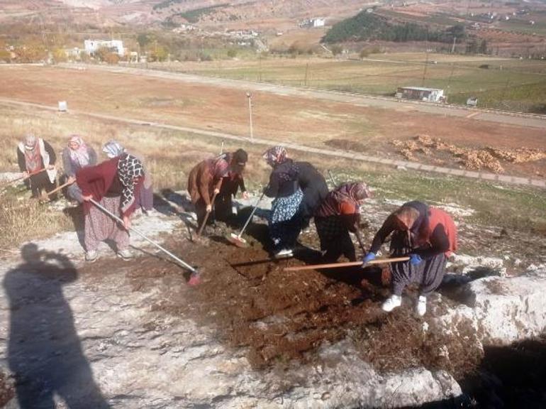 Perre Antik Kent'teki kazılarda 15 kadın görev alıyor