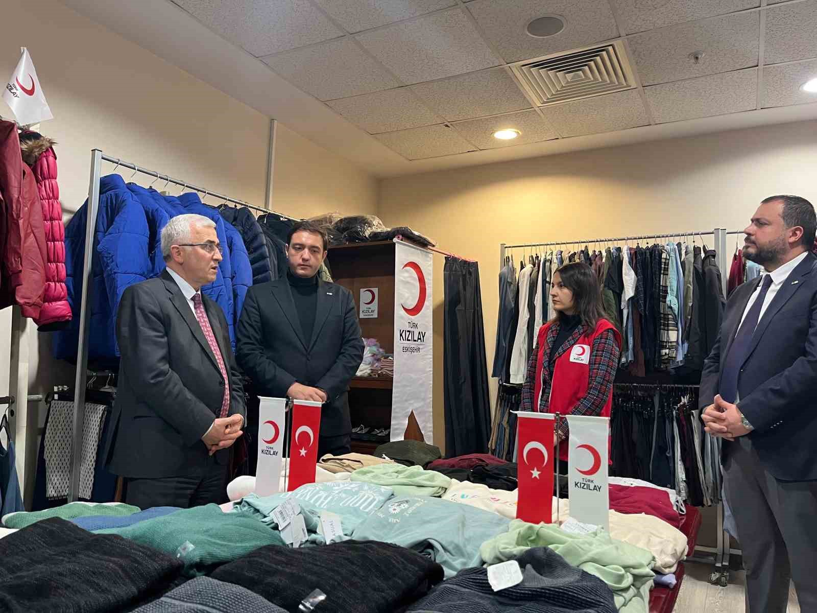 Öğrencilerin kıyafet ve bot ihtiyacını karşılayabileceği butik ESOGÜ’de açıldı