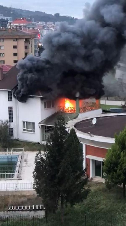 Giresun Üniversitesi'nin sosyal tesisinde yangın