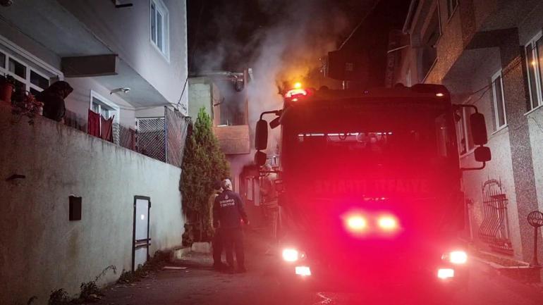 Beykoz'da iki katlı binada yangın