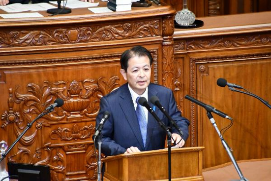 Japonya’da üç bakan ve kabine sözcüsü istifa etti