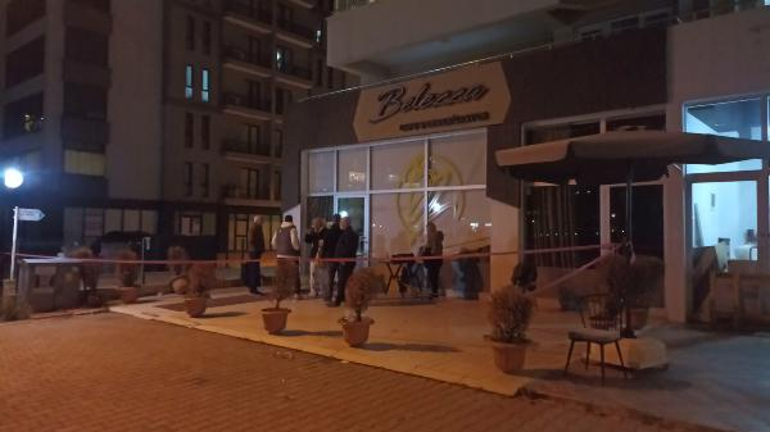 Bursa'da doğum günü kutlaması yapılan kafenin asma tavanı çöktü