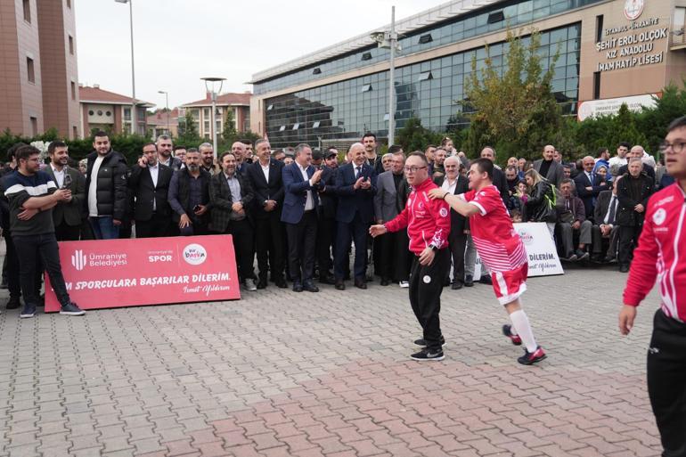 Ümraniye'deki Engelsiz Spor Merkezi'nin açılışı Bakan Bak tarafından yapıldı