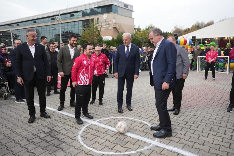 Ümraniye'deki Engelsiz Spor Merkezi'nin açılışı Bakan Bak tarafından yapıldı