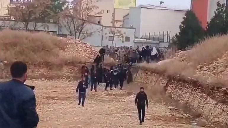 Şanlıurfa'da jandarma ile eylem yapan işçiler arasında gerginlik: 92 gözaltı