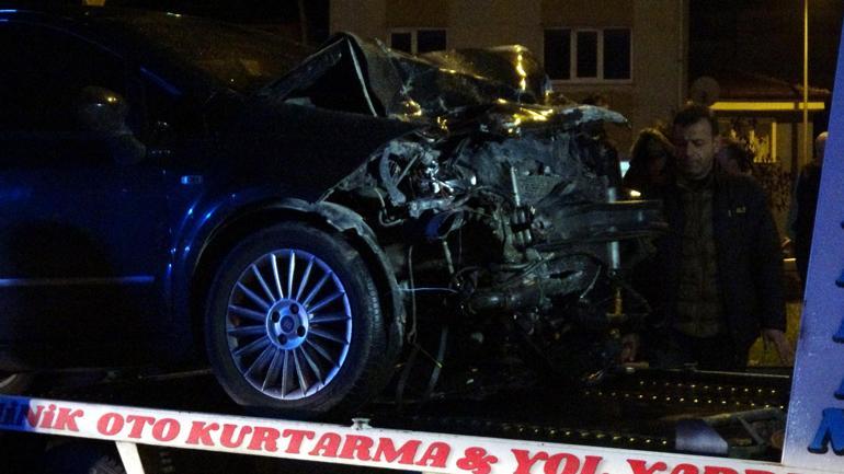 Kırmızı ışıkta bekleyen uzman çavuşların otomobiline, otomobil çarptı: 6 yaralı