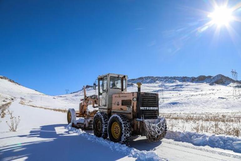 Van'da 272 yerleşim yerinin yolu kardan kapandı