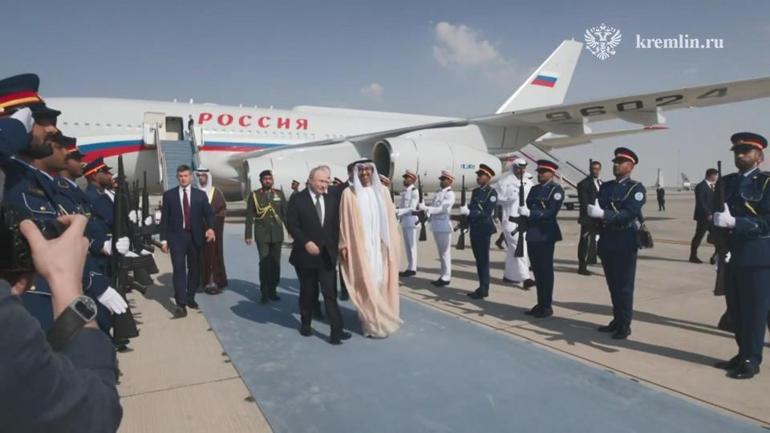 Putin, Birleşik Arap Emirlikleri’nde