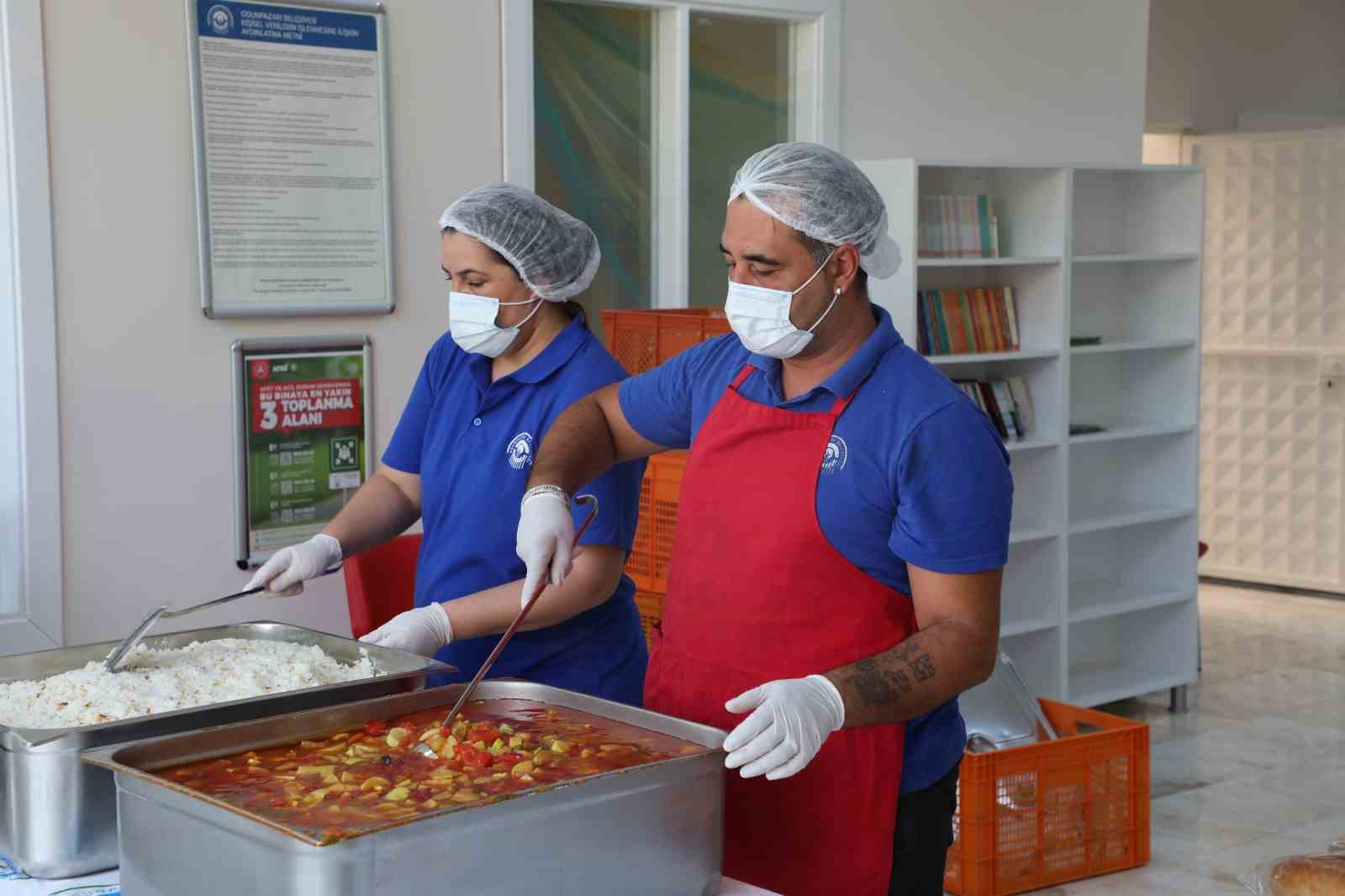 Odunpazarı Belediyesi Aşevi’nden 3 milyon porsiyon sıcak yemek yardımı