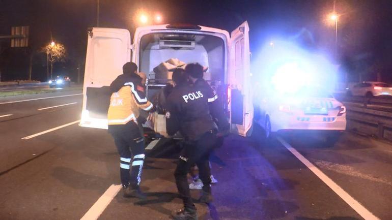 Zeytinburnu'nda otomobil yayanın ayağını ezdi; ardından gelen araçlar çarparak kaçtı