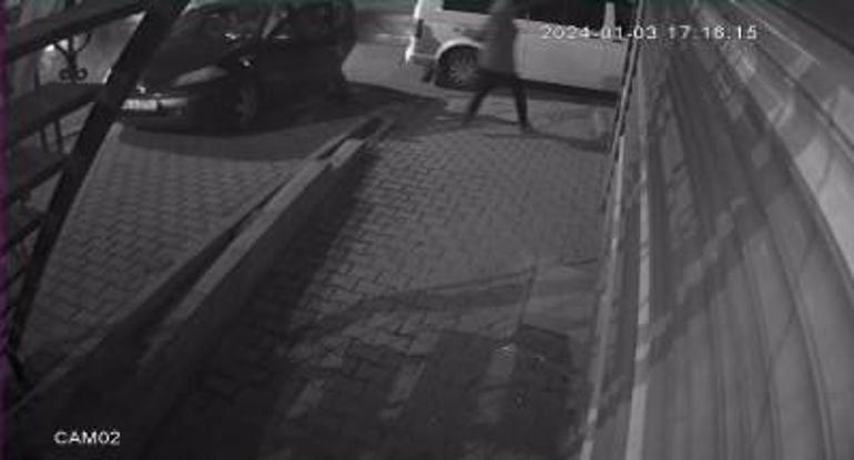 Esenyurt'ta kahvehaneden çıkan bir kişi silahlı saldırıya uğradı