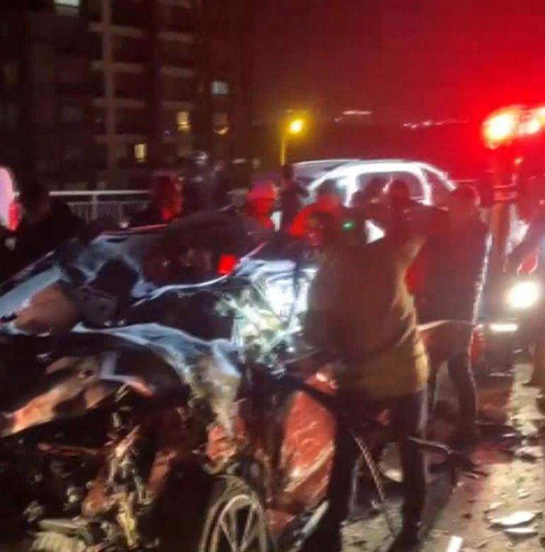 Başakşehir'de trafik kazası; ölü ve yaralılar var