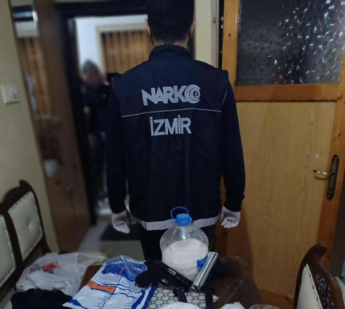 İzmir'deki uyuşturucu operasyonu: 61 tutuklama