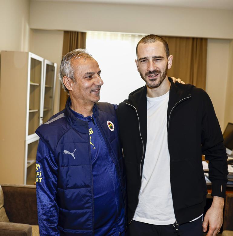 Fenerbahçe'nin yeni transferi Bonucci, teknik heyet ve takım arkadaşlarıyla bir araya geldi
