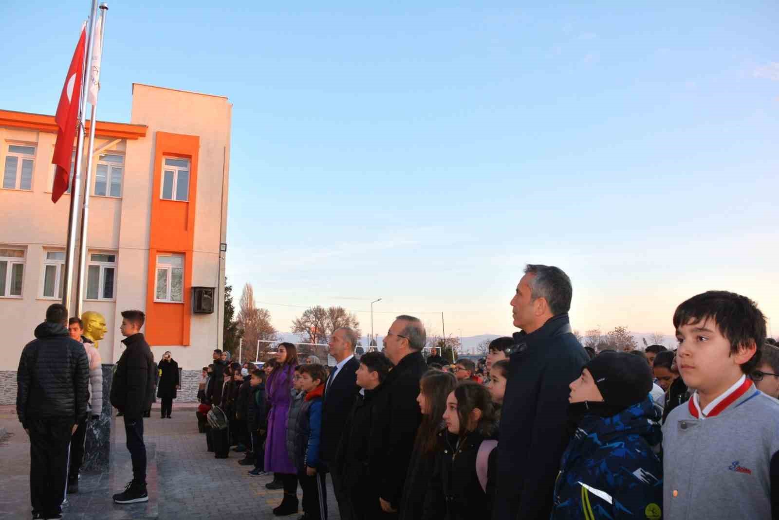 Eskişehir’de de şehitler için saygı duruşu düzenlendi