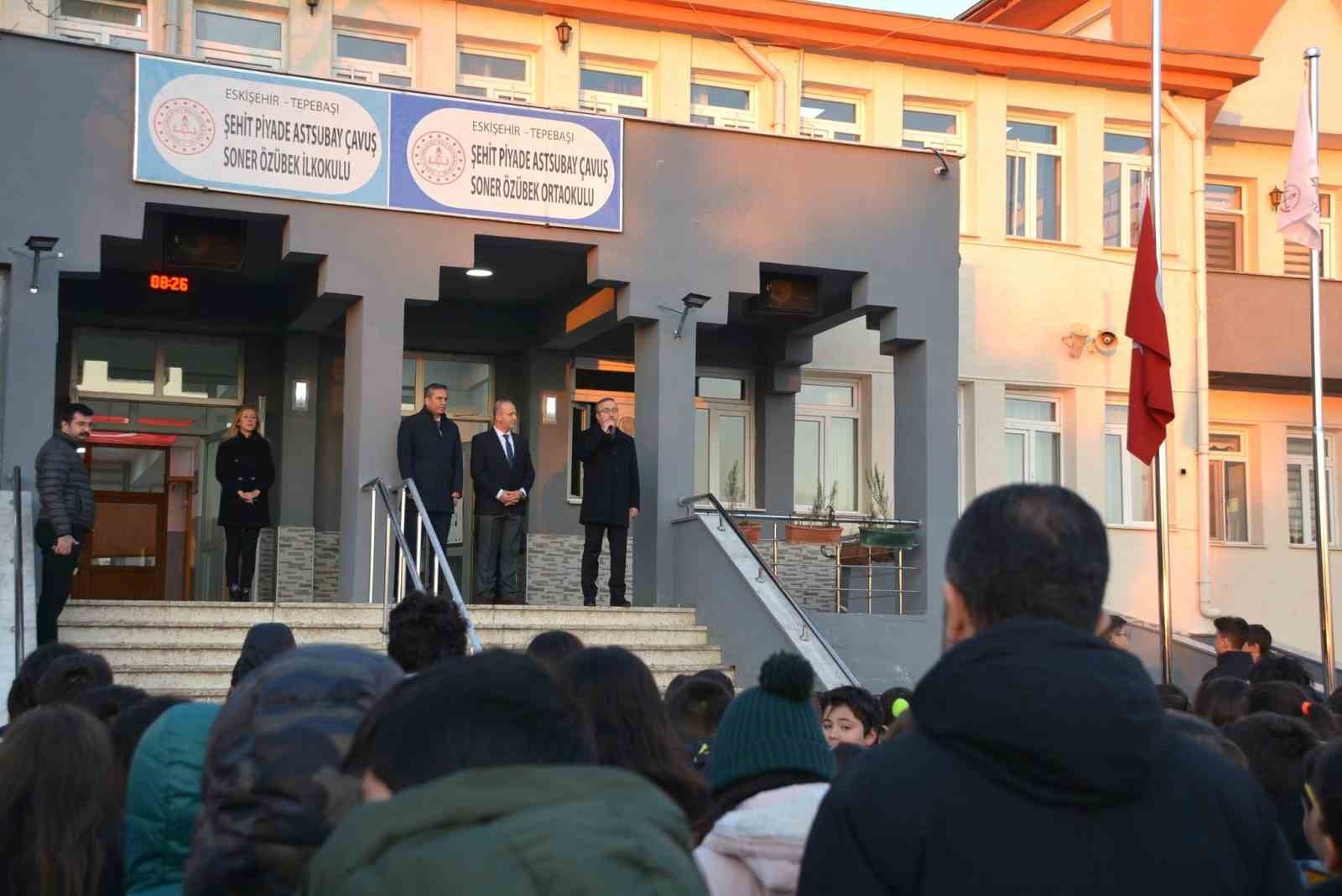 Eskişehir’de de şehitler için saygı duruşu düzenlendi