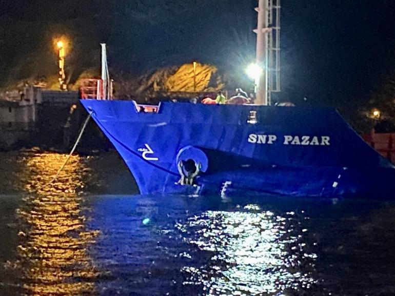 İstanbul Boğazı'nda arıza yapan gemi kurtarıldı; boğaz trafiği normale döndü