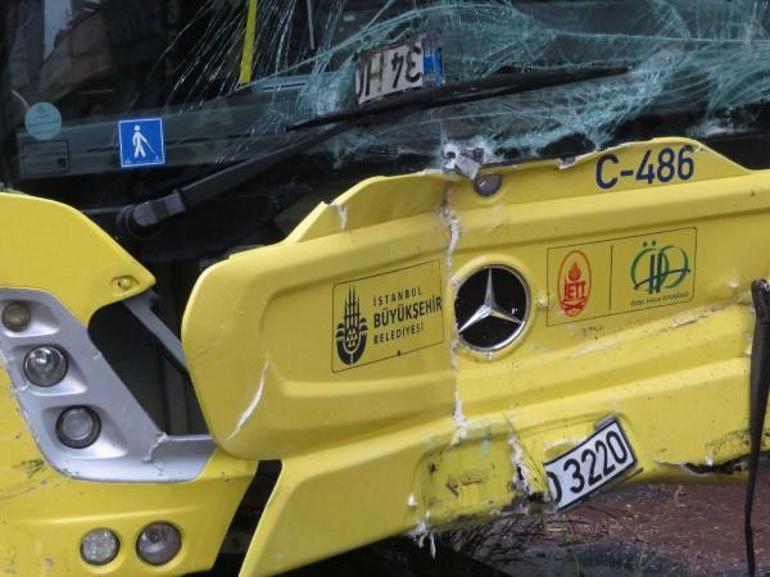 Ataşehir'de İETT otobüsü park halindeki 5 araca çarptı