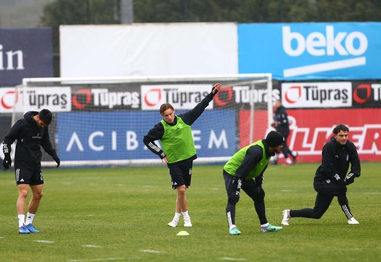 Fernando Santos ve Svensson, Beşiktaş'ta ilk antrenmanlarına çıktılar