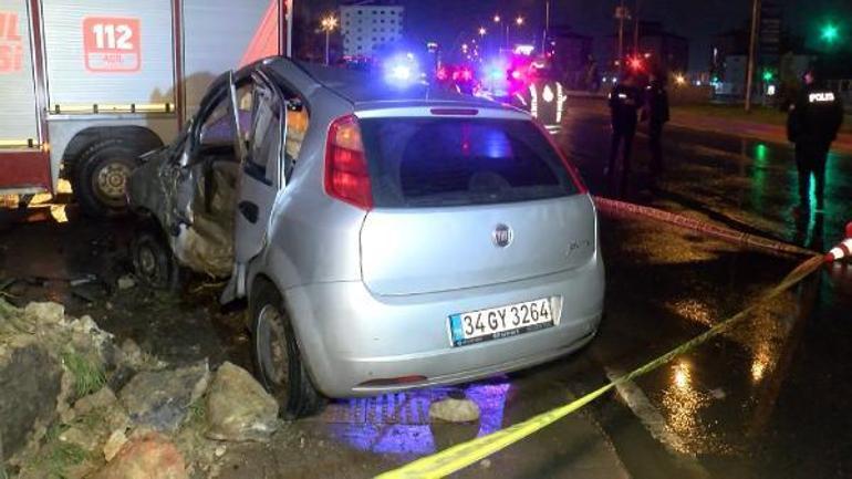 Pendik'te otomobil evin bahçe duvarına çarptı: 2 yaralı