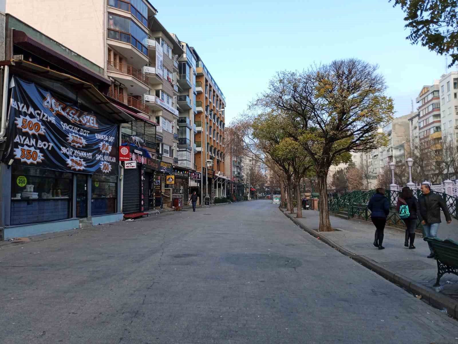 2024 yılının ilk gününde Eskişehir sokakları boş kaldı