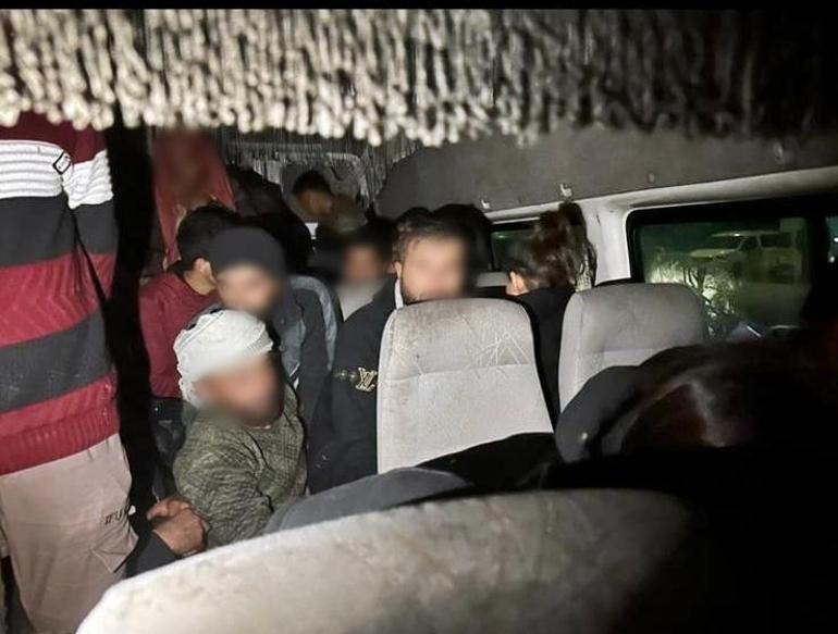 Konya'da minibüste 35 kaçak göçmen yakalandı